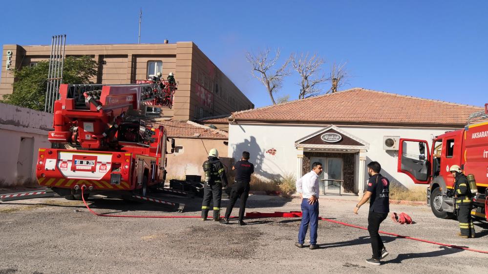 Aksaray'da otel yangını: 3 kişi  dumandan zehirlendi
