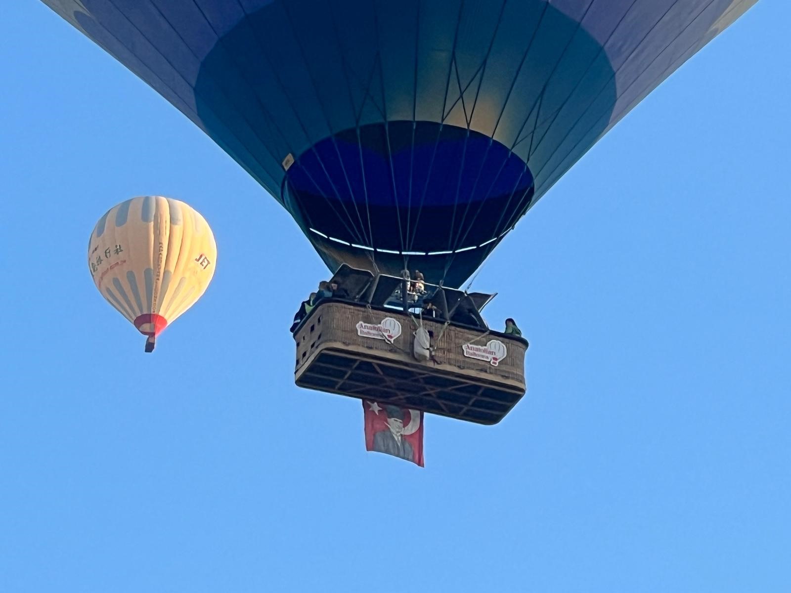 Kapadokya’da sıcak hava balonları 30 Ağustos Zafer Bayramı için uçtu
