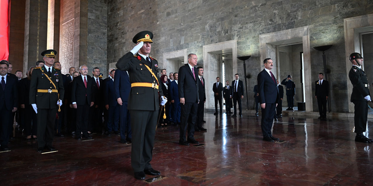 30 Ağustos Zafer Bayramı, Anıtkabir ziyaretiyle başladı