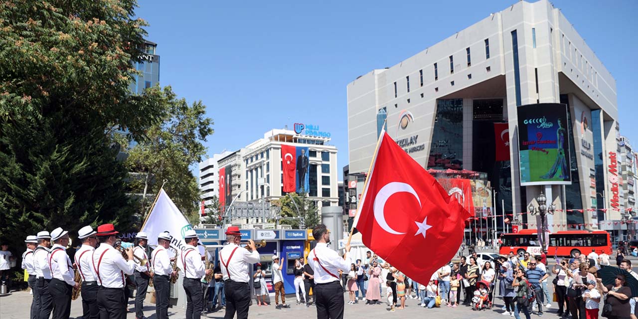 Kızılay'da 30 Ağustos'a özel bando konseri