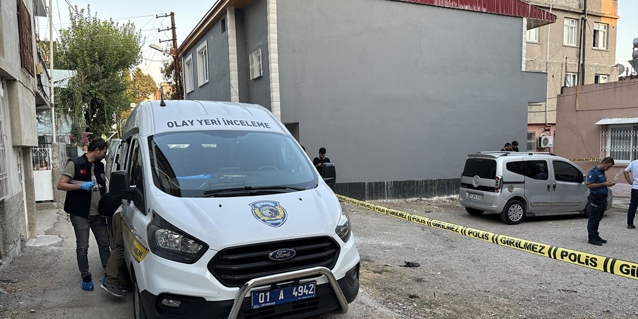 Adana'da ailesinden 2 kişiyi öldüren 3 kişiyi de yaralayan şüpheli, tedavi gördüğü hastanede öldü