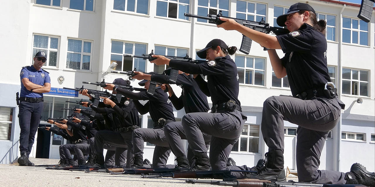 Yozgat'ta kadın polis adaylarının zorlu eğitimi göz doldurdu