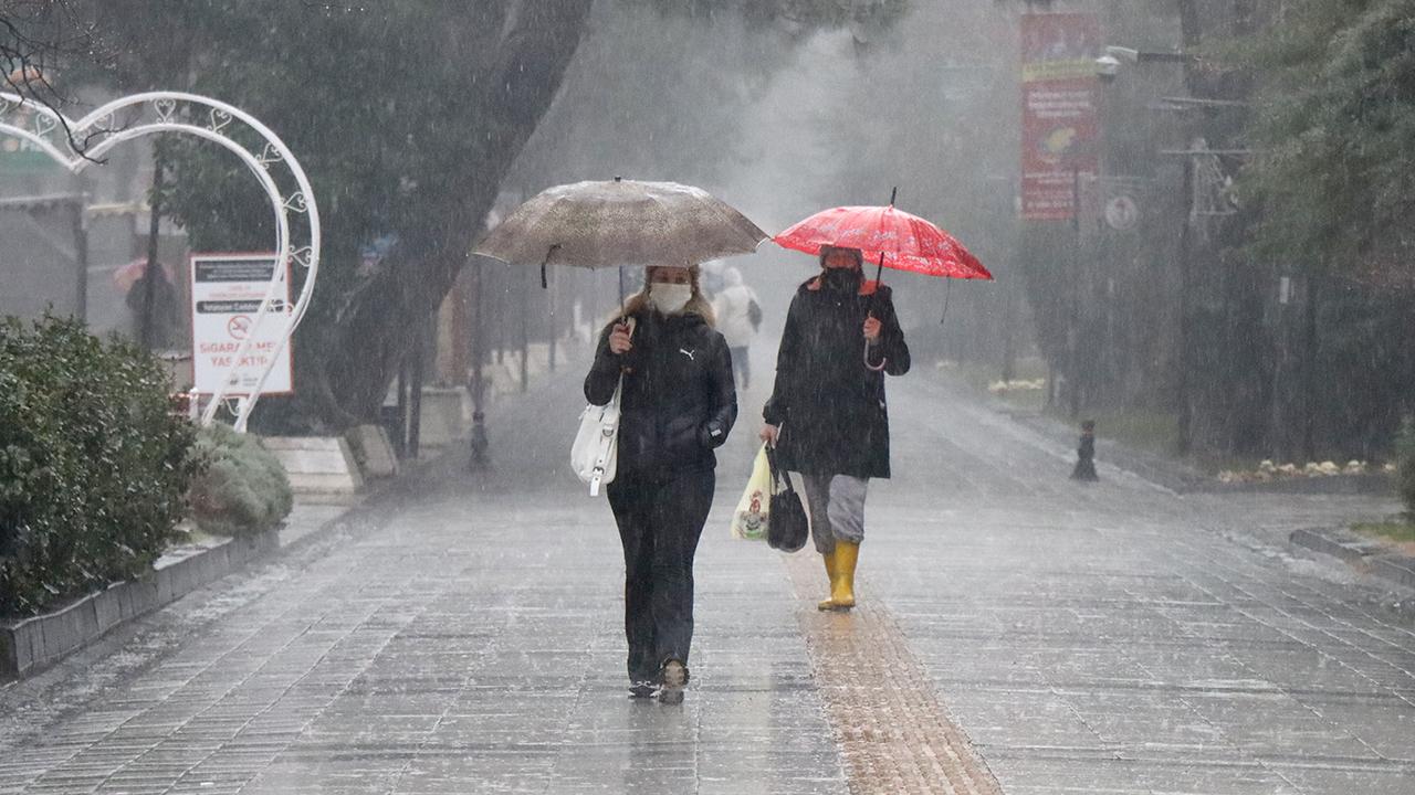 3 Eylül 2023 Ankara'da hava nasıl? 3 Eylül 2023 Ankara'da hava yağışlı mı? Bugün sağanak yağış mı var?  Ankara'da havanın durumu