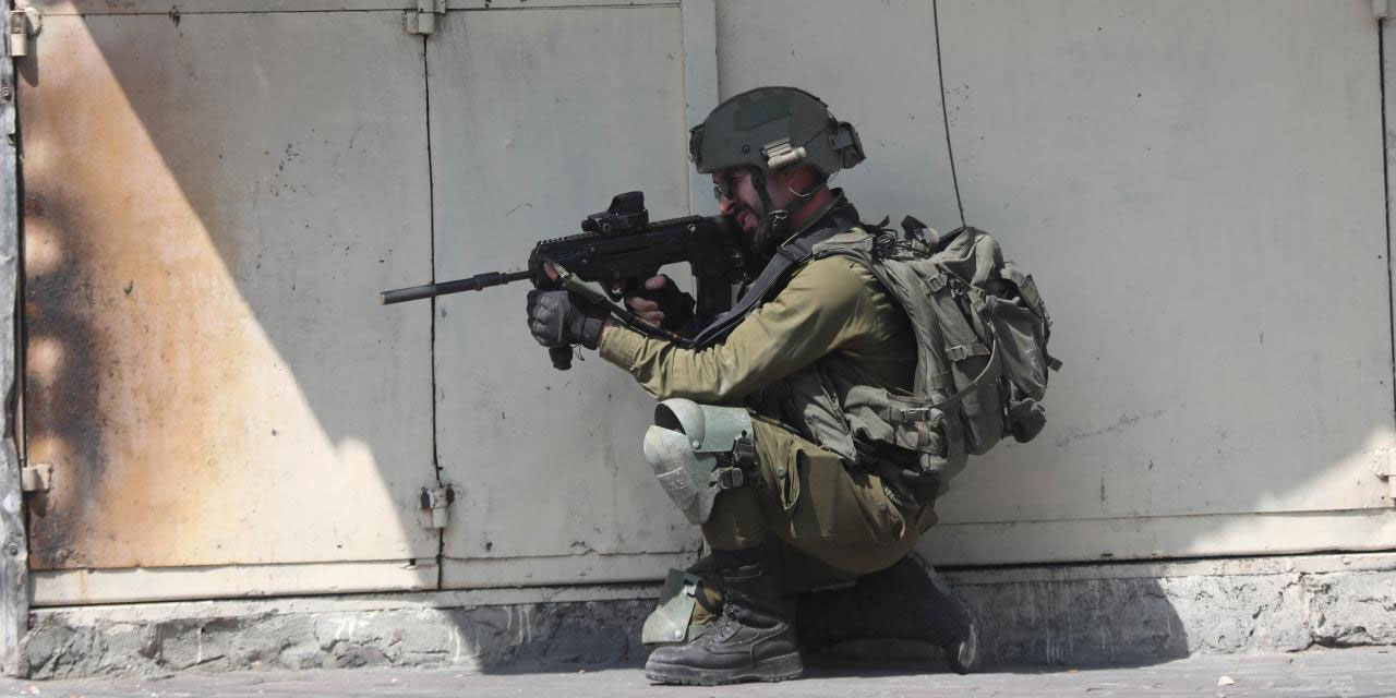 Batı Şeria'da, İsrail askerleri bir Filistinliyi öldürdü