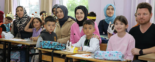 Akyurt Belediyesi'nden 1'inci sınıf öğrencilerine okul çantası sürprizi