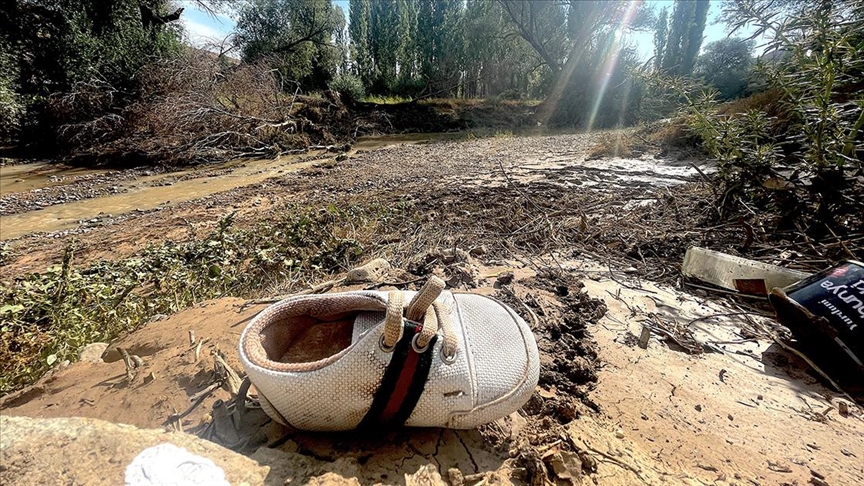 Aksaray'daki selde kaybolan  Asel bebek için arama kurtarma çalışmaları  devam ediyor