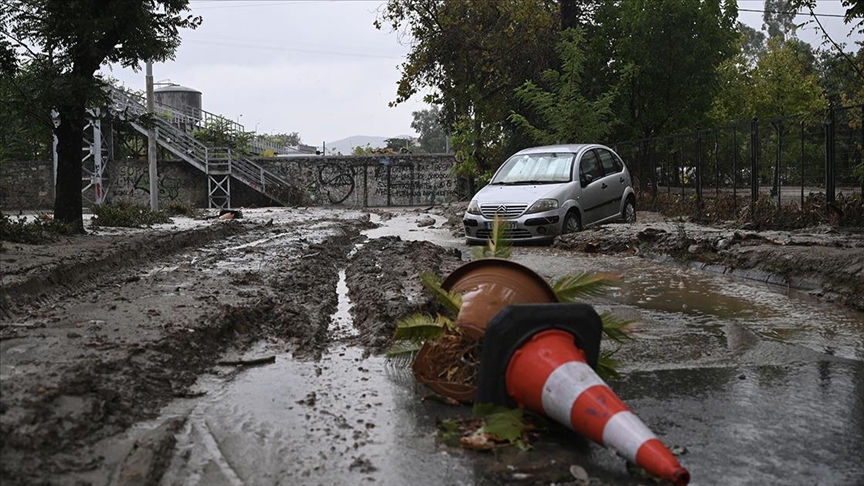 Yunanistan'da  sel felaketi: 3 can kaybı