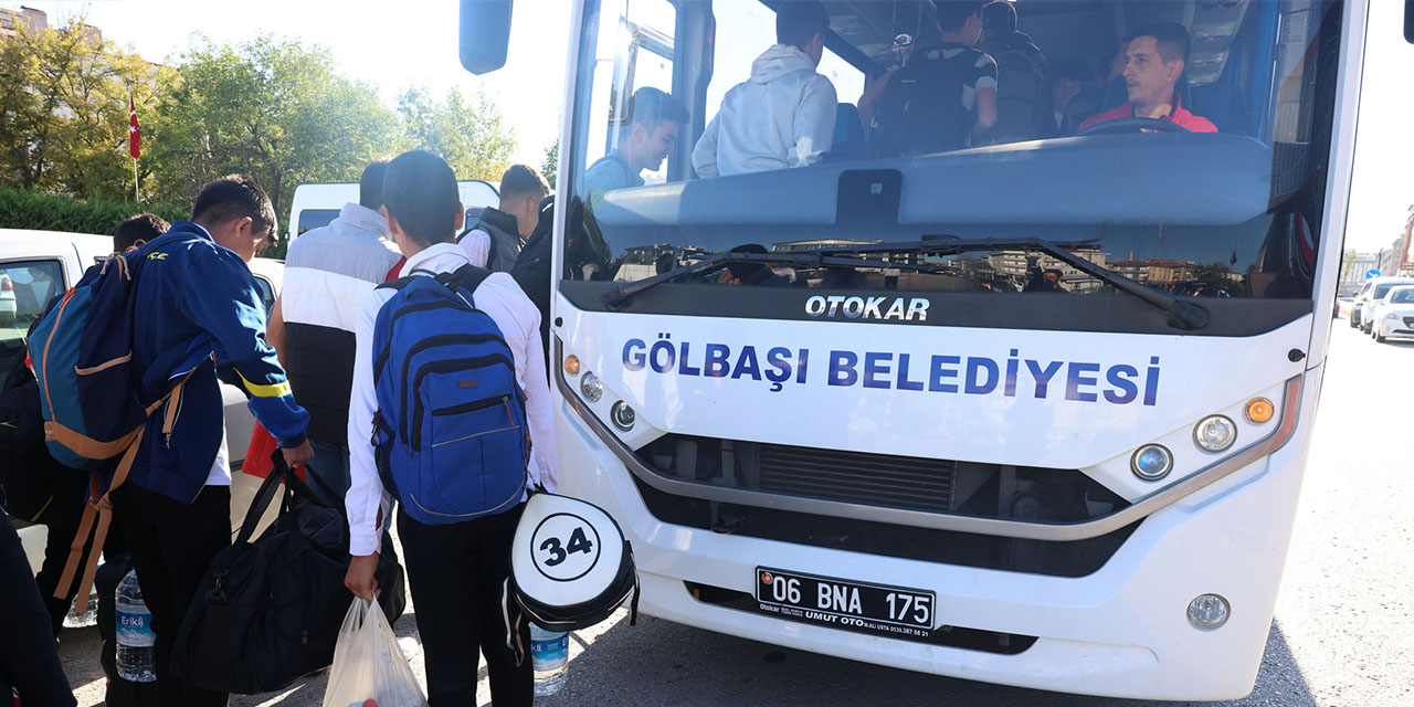 Gölbaşı Belediyesinin öğrencilere ücretsiz servis hizmeti sürüyor