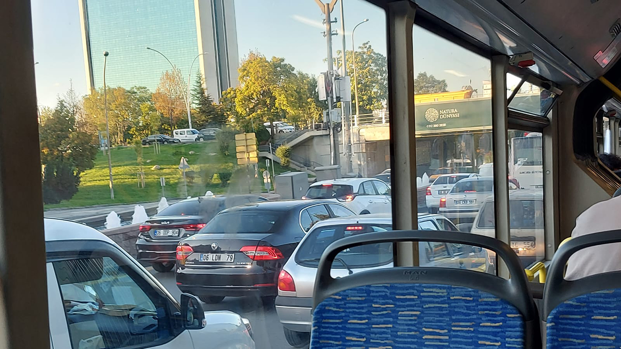 Ankara’da trafikte ilk gün yoğunluğu