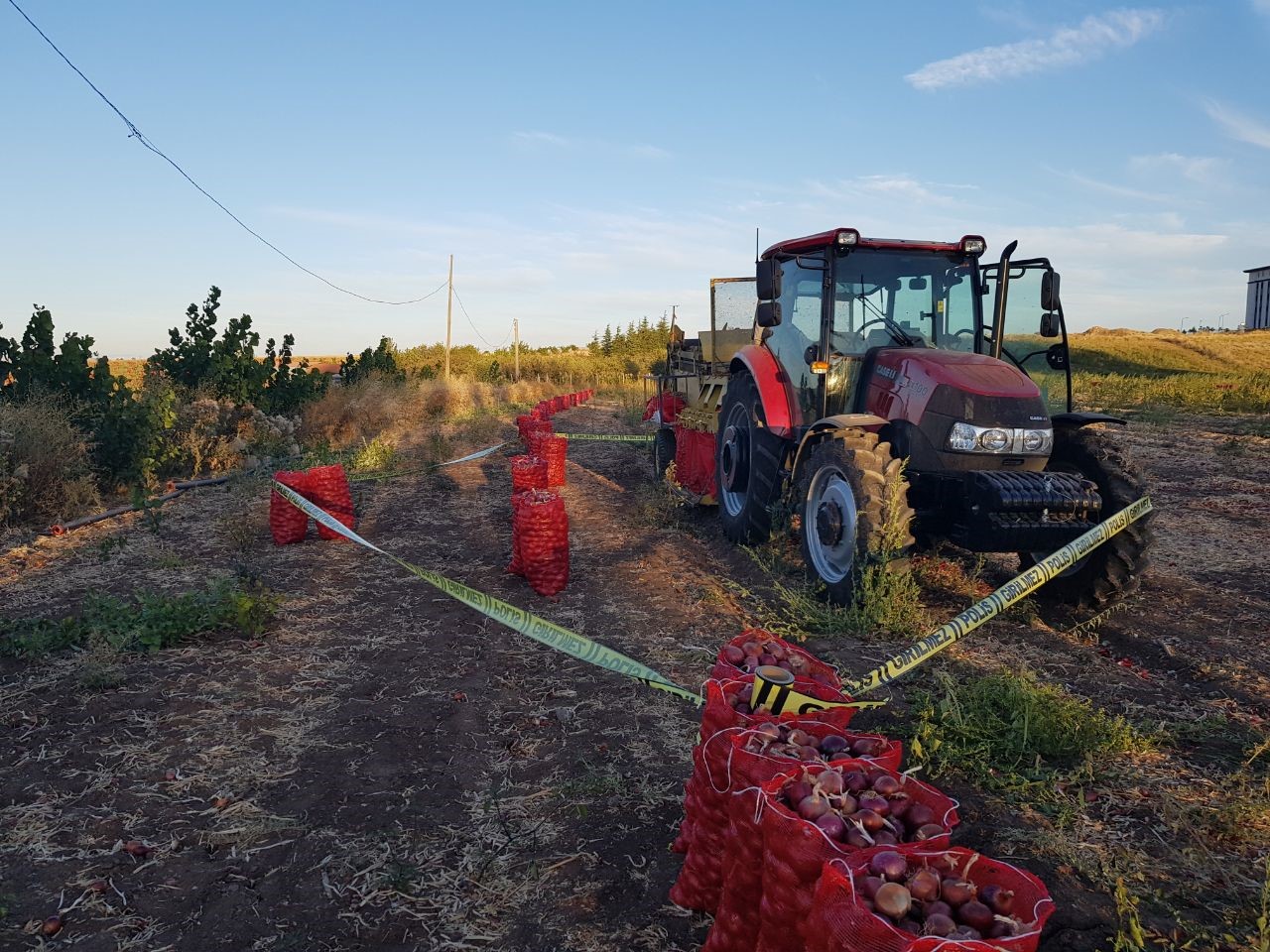 Soğan kesme makinesinin altında kalan çocuk hayatını kaybetti