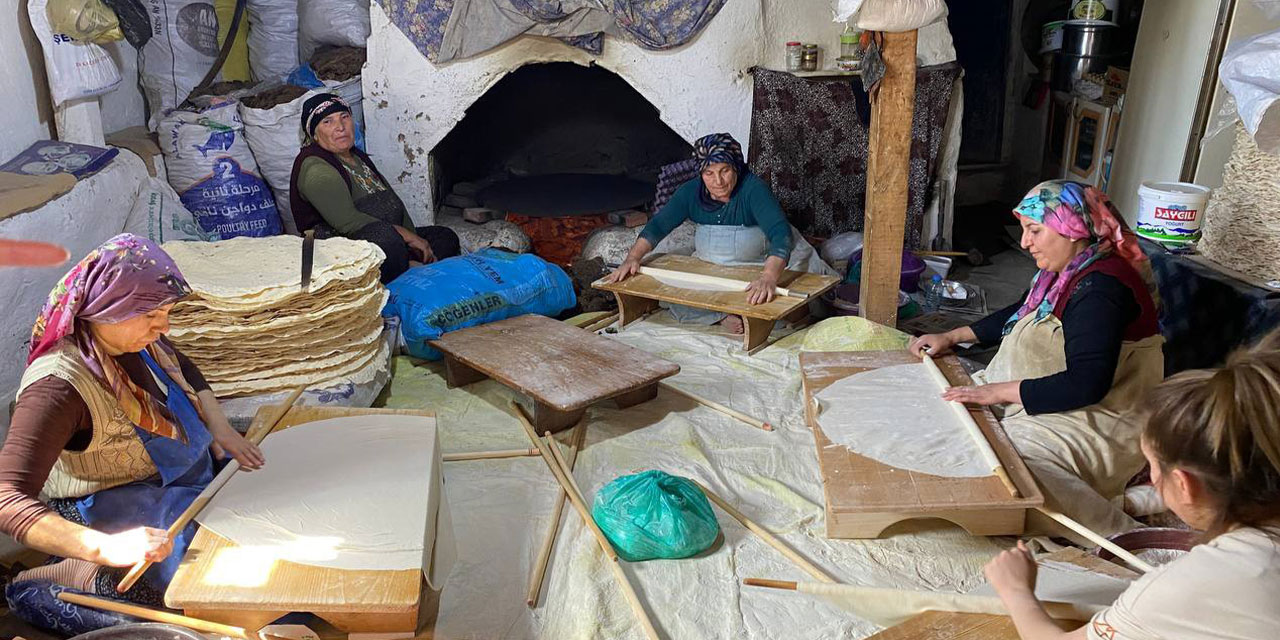 Yozgatlı ev hanımları kışlık yufka hazırlığına başladı: 1 yıl bayatlamadan duruyor!