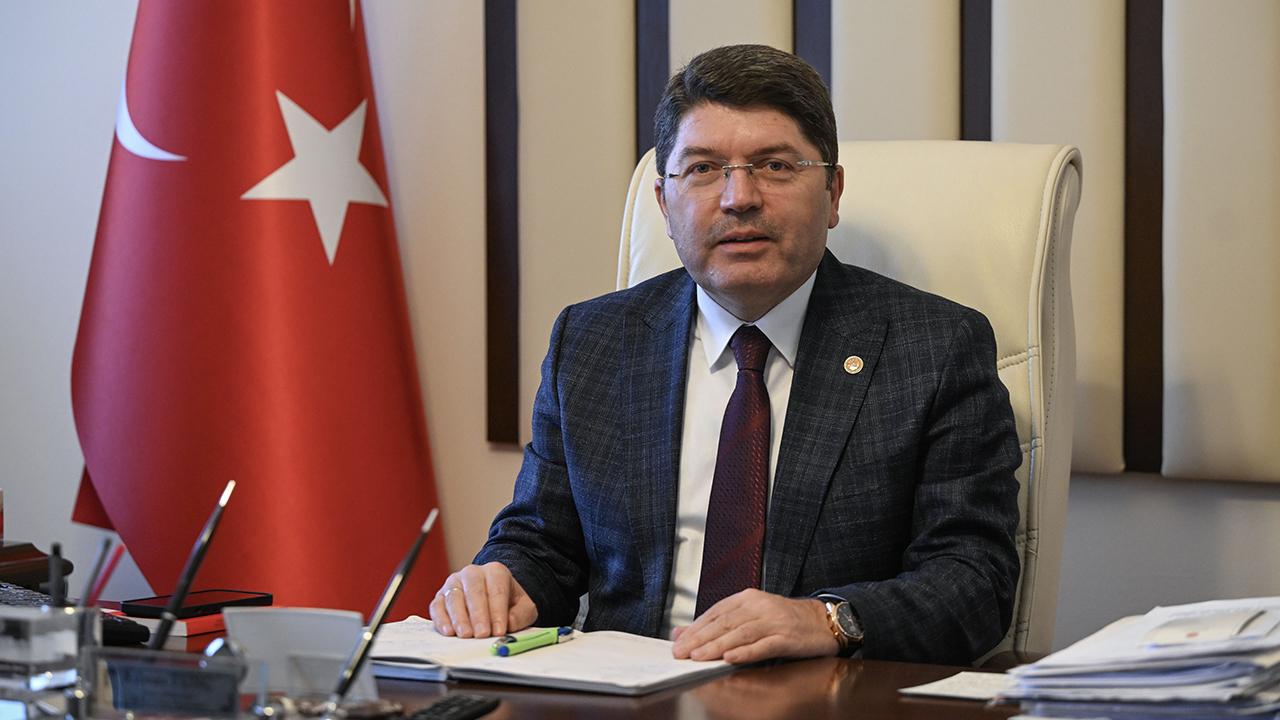 Adalet Bakanı Tunç, yeni anayasa için siyasilere çağrı yaptı