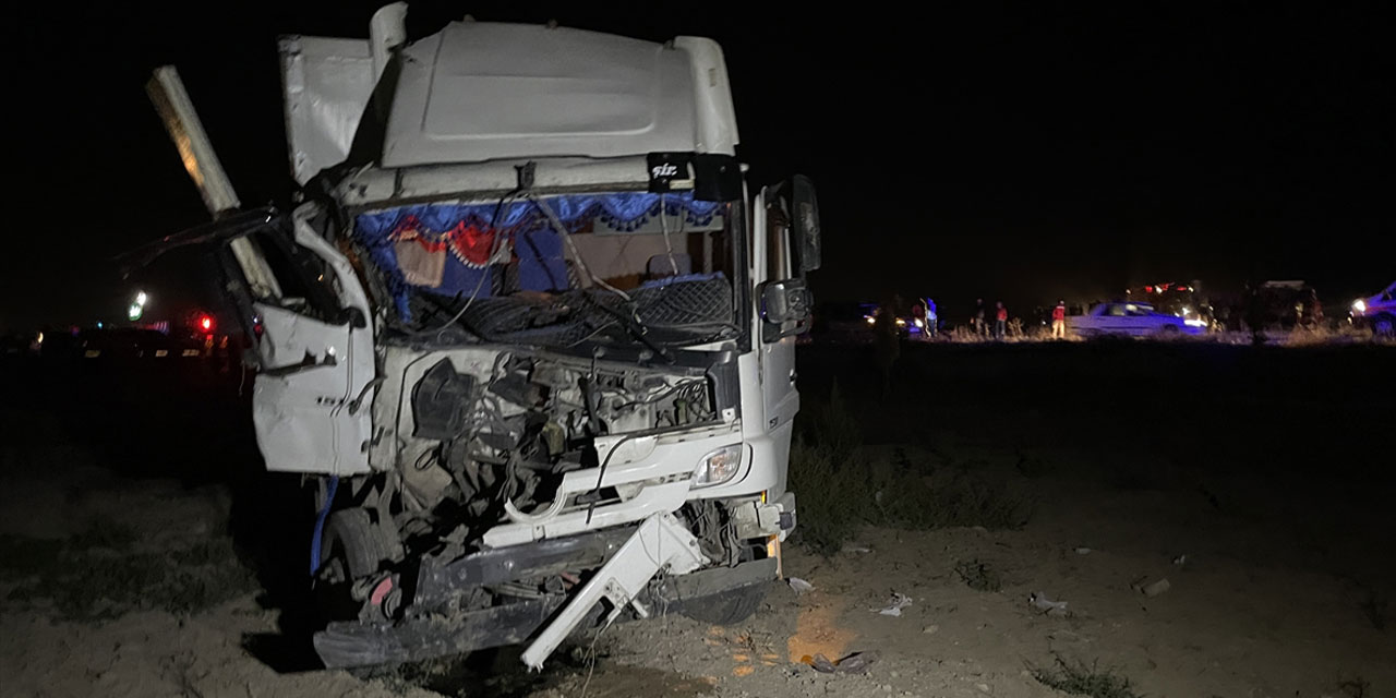 Konya’da trafik kazası: 2 ölü 8 yaralı