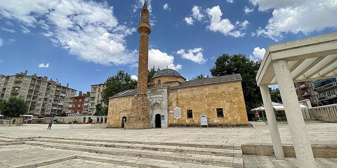 Esnafa asırlardır yol gösteren teşkilat olan Ahilik ve Kırşehir