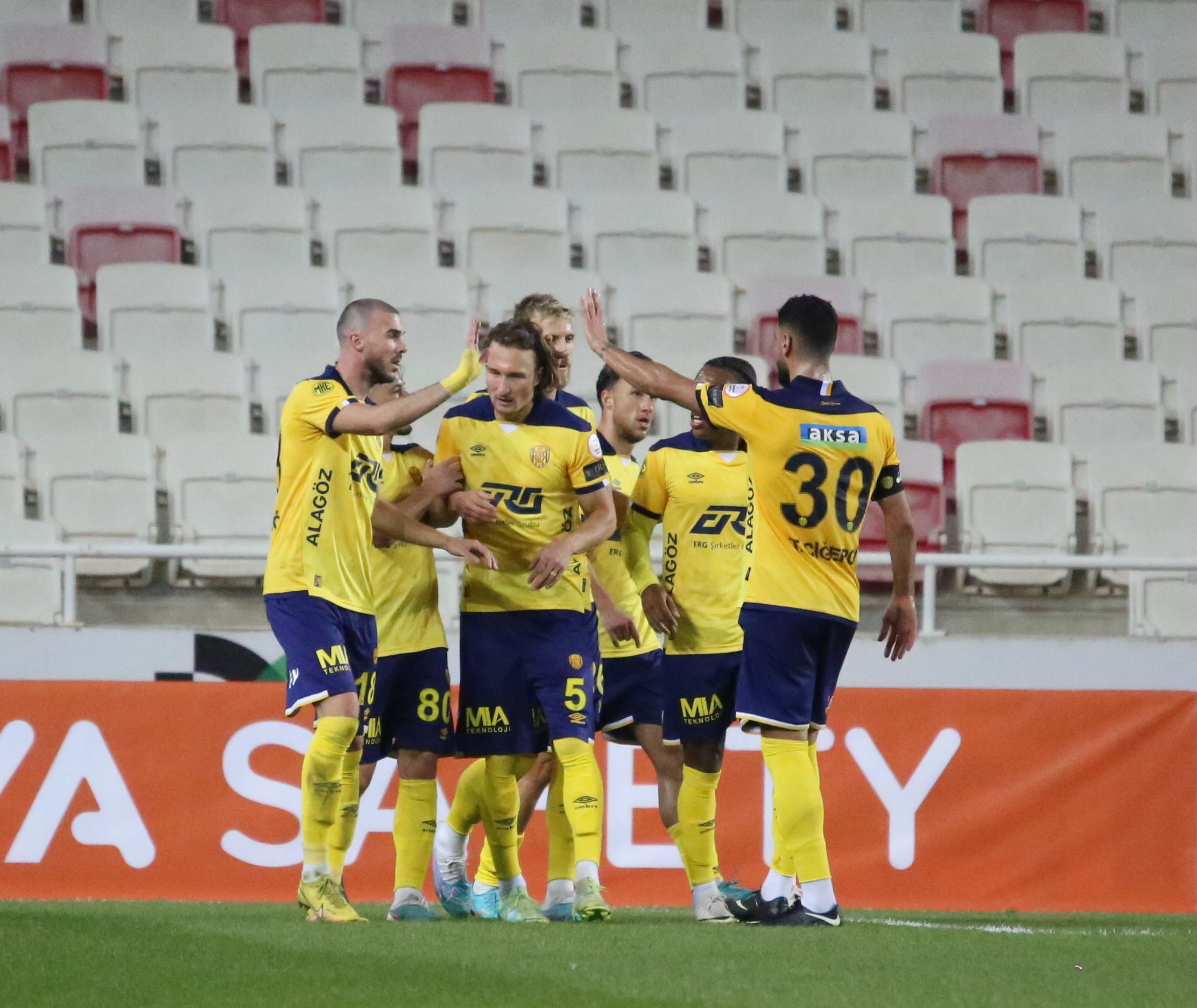 Ankaragücü, Sivas'ta 3 puanla tanıştı: 1-3