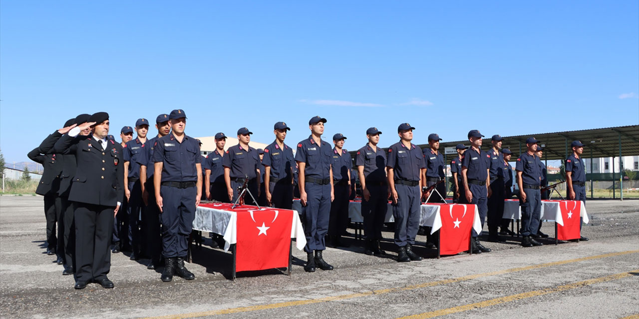 Ankara'da 95 acemi er yemin etti!