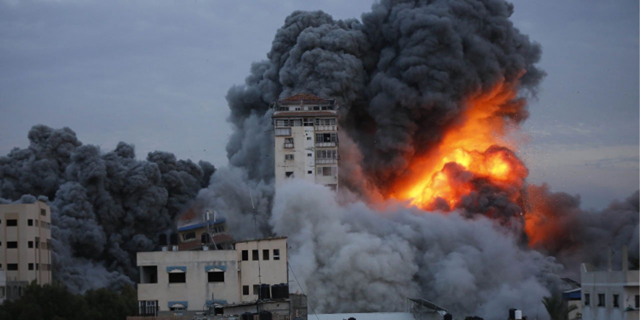 İsrail savaş uçaklarından Gazze Şeridi'ne bombalı saldırı: En az 300 israilli öldü, 1590 yaralı var