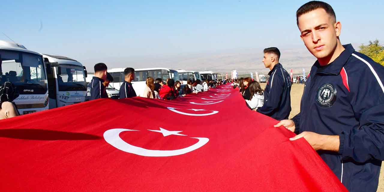 Kırıkkale'de 100. Yıl yürüyüşü göz doldurdu