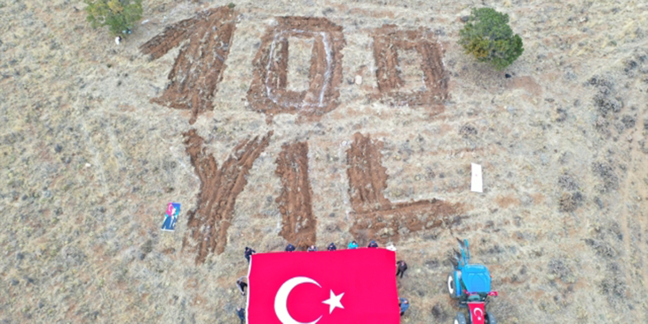 Kırıkkale'de ormanlık alana "100. Yıl" yazılarak Cumhuriyet kutlandı