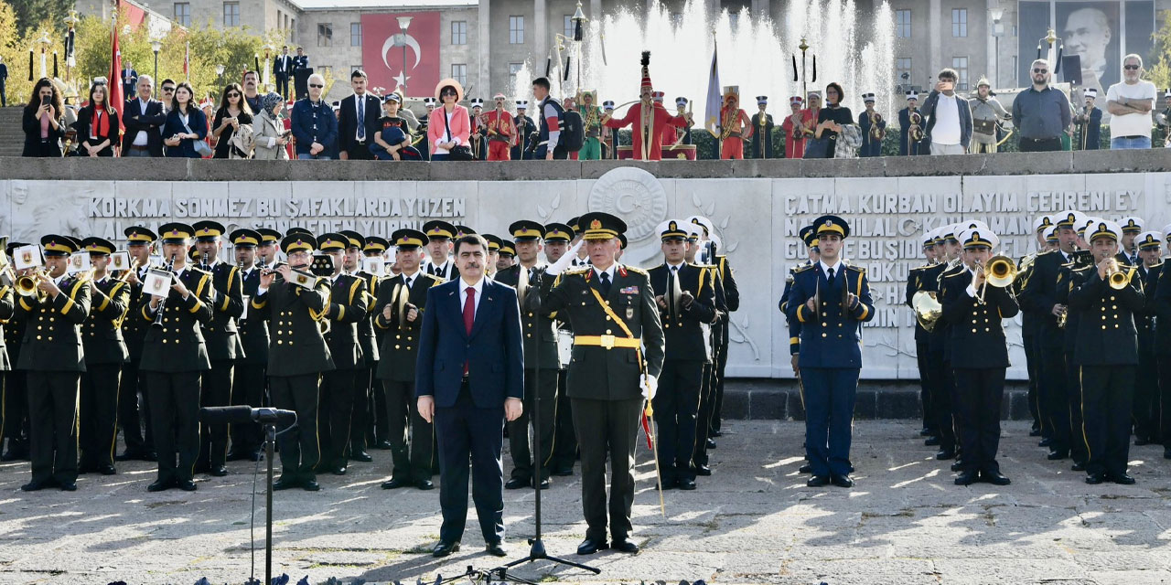 Ankara Valisi Vasip Şahin, 100. yıl kutlamalarında yer aldı