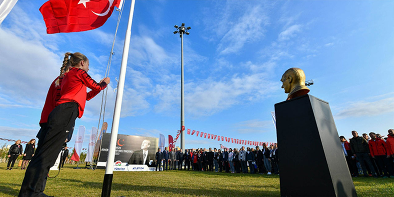 Ankaralılar Ata'yı andı