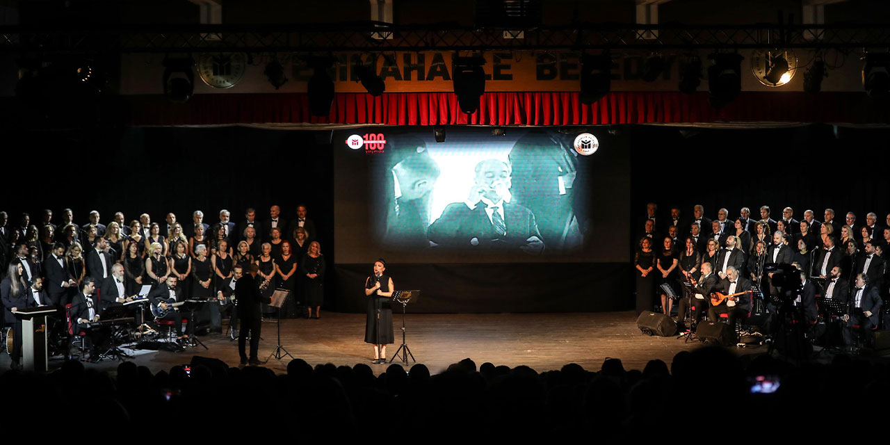 Yenimahalle'de Atatürk 100 korist ile özel konserle anıldı