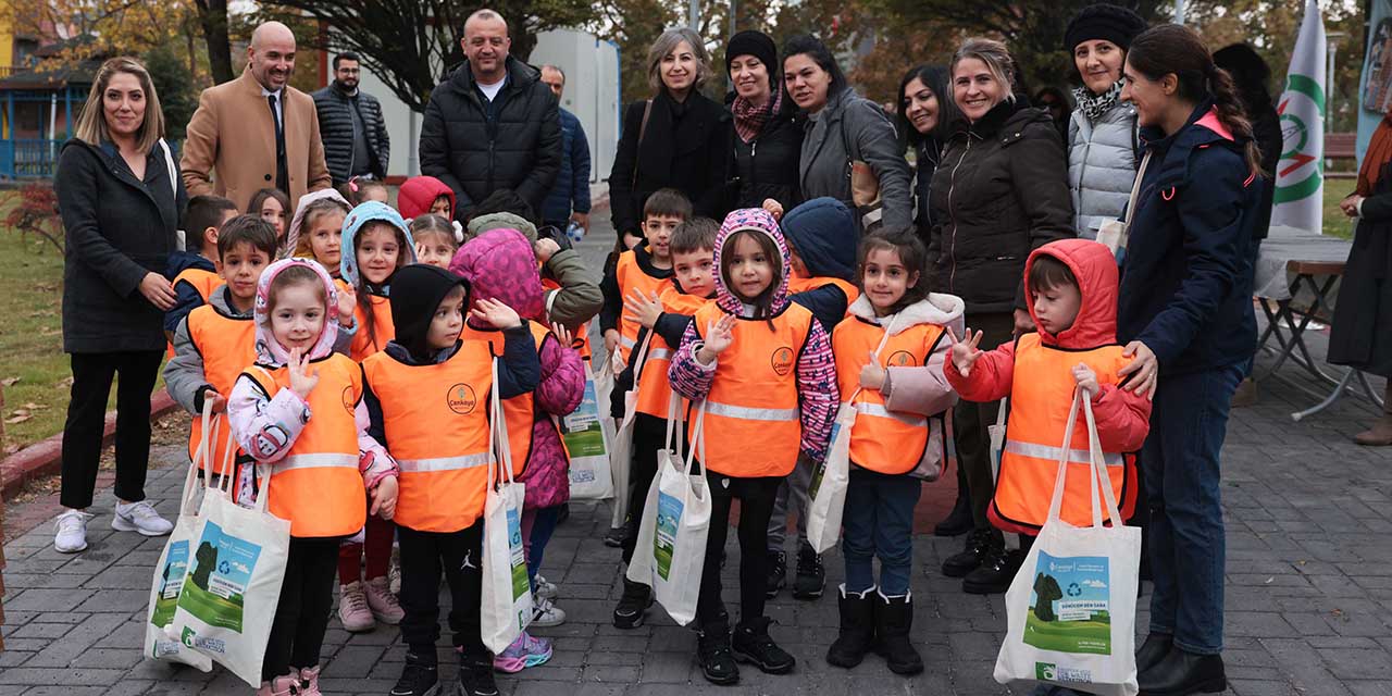 Çankayalı minik ellerle plastikler cama dönüştü