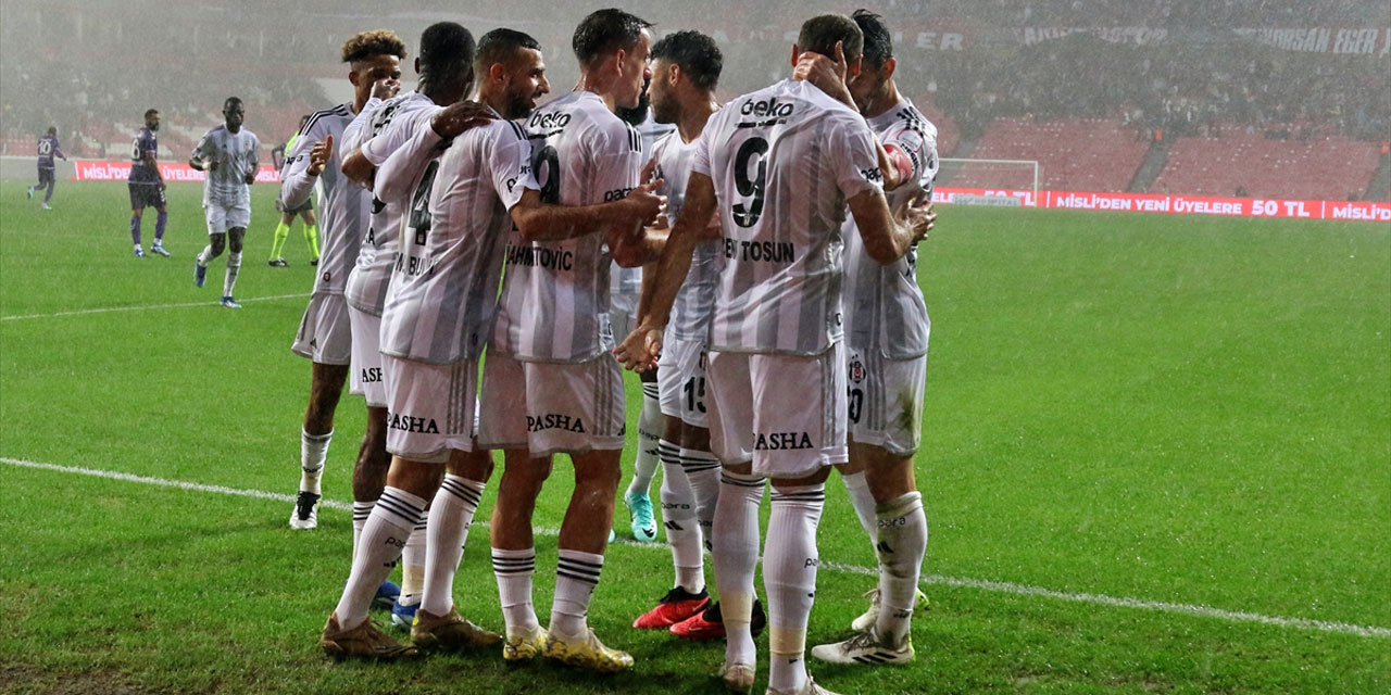 Beşiktaş yağmur altında Samsun'dan 3 puan çıkardı: Samsunspor 1-2 Beşiktaş