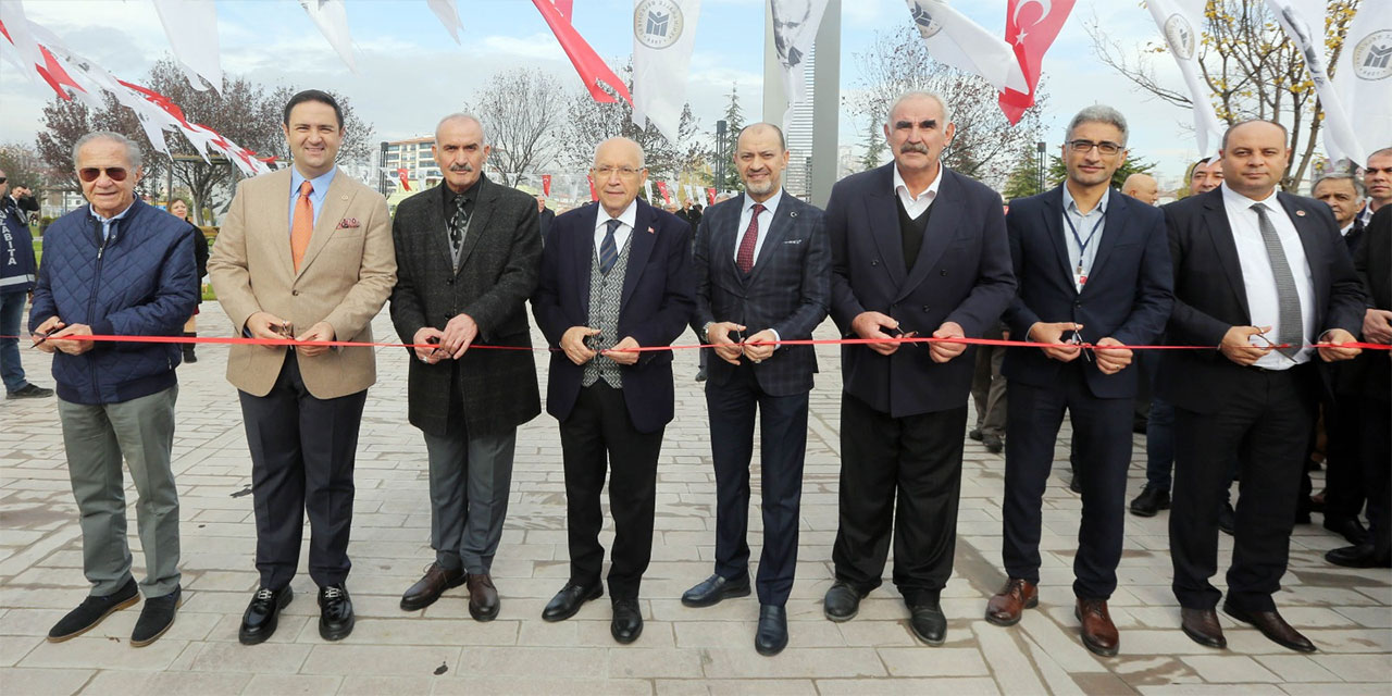 Yenimahalle'de Cahit Sıtkı Tarancı Parkı yenilendi