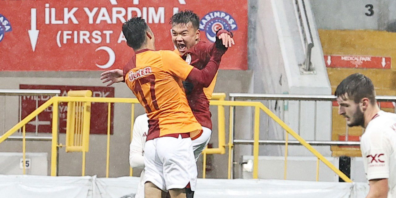 Galatasaray U19 Manchester’ı devirdi: Sıra abilerinde