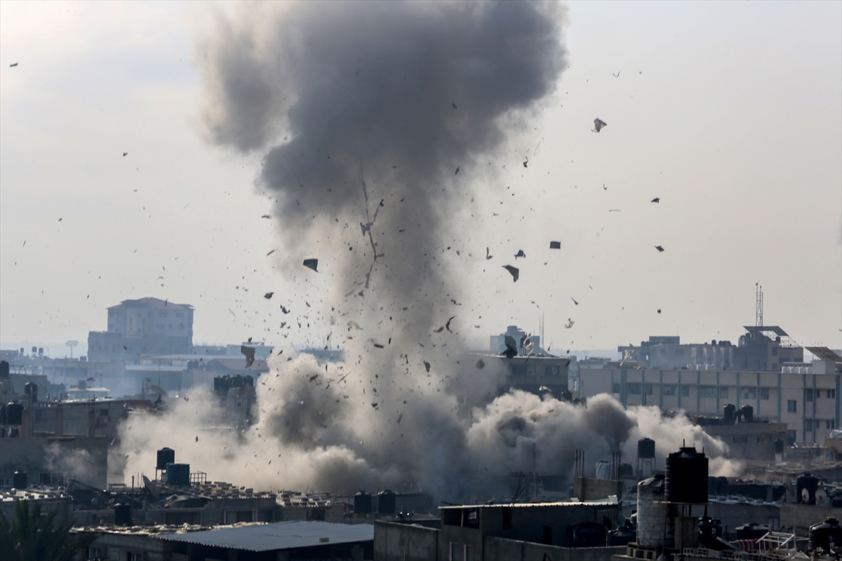 Gazze'ye yeniden hava saldırısı gerçekleşti