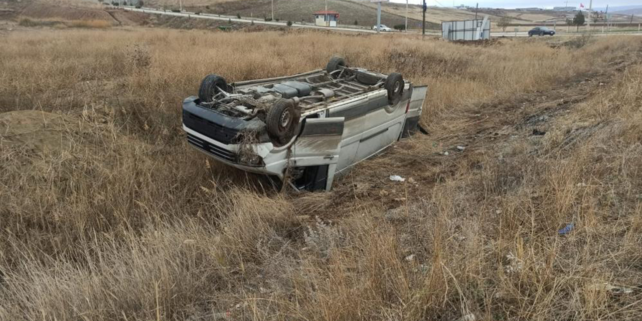 Çorum'da minibüs şarampole devrildi!