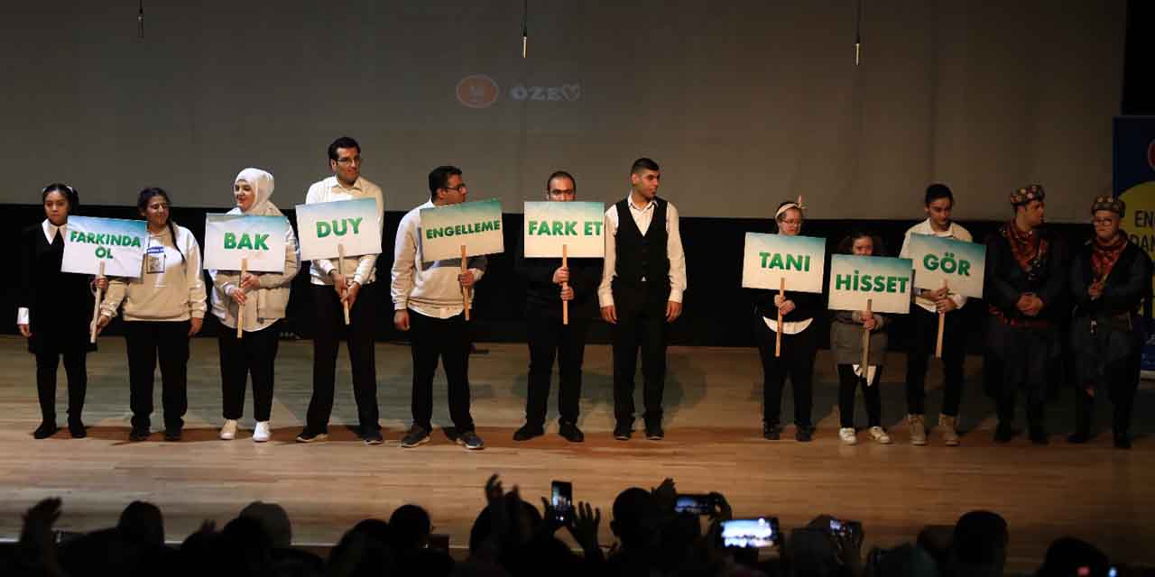 Ankara Keçiören'de 'Engellilerin Eşit Yaşam Hakkı' yarışma ödülleri sahiplerini buldu