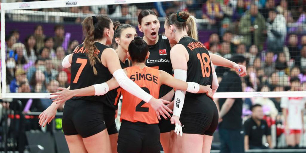 FIVB Kadınlar Dünya Kulüpler Şampiyonasında dünya Türkleri izledi: Eczacıbaşı Dynavit-Vakıfbank finalinde kupa Eczacıbaşı'nın!