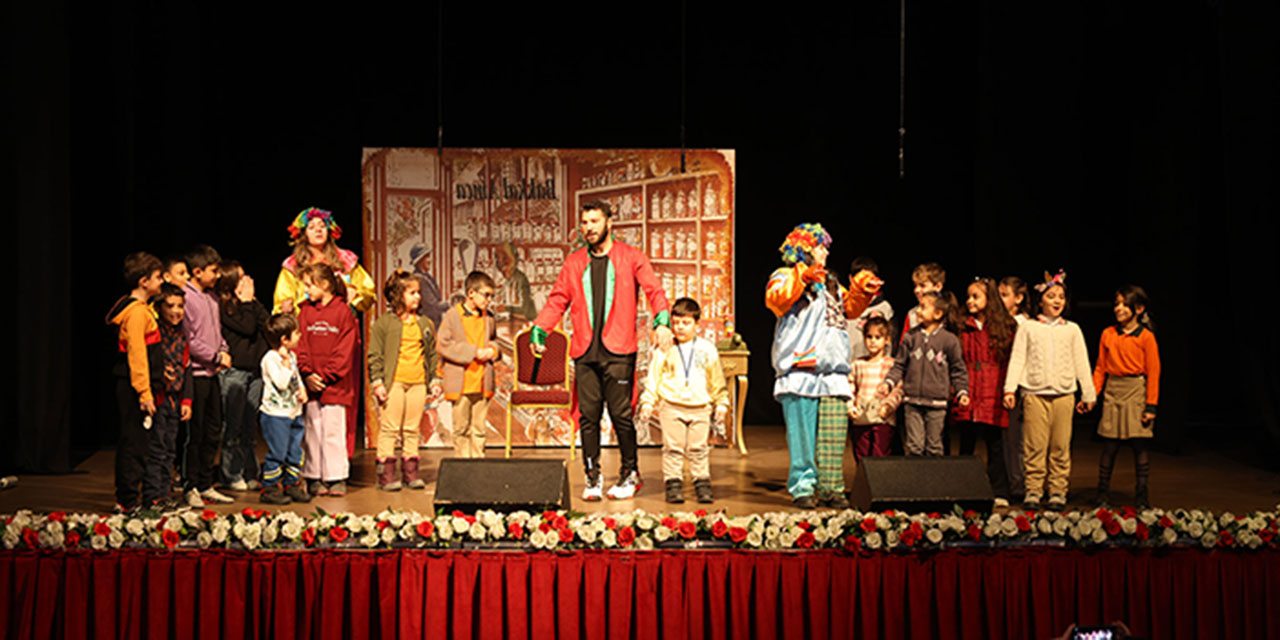 Gölbaşı Belediyesi çocuklar ve yetişkinler için tiyatro etkinliği gerçekleştiriyor