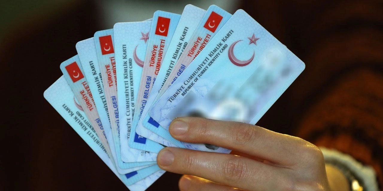 Dezenformasyonla Mücadele Merkezi, kimlik yenileme süresiyle ilgili açıklama yaptı!