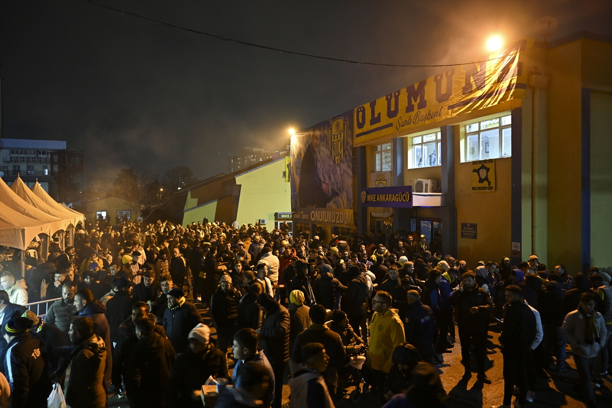 Ankaragücü taraftarı maçı tesislerde izledi