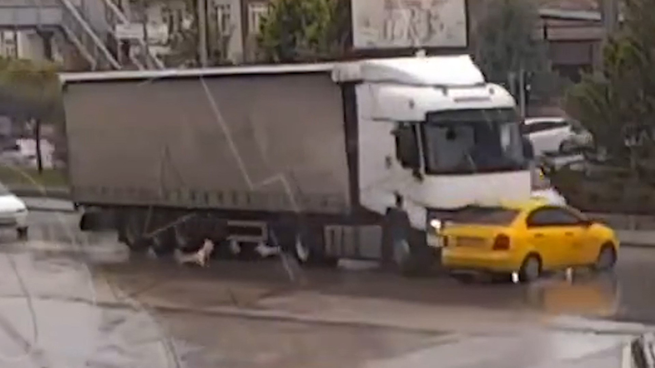 Kırıkkale'de trafik kazaları kameralara yansıdı