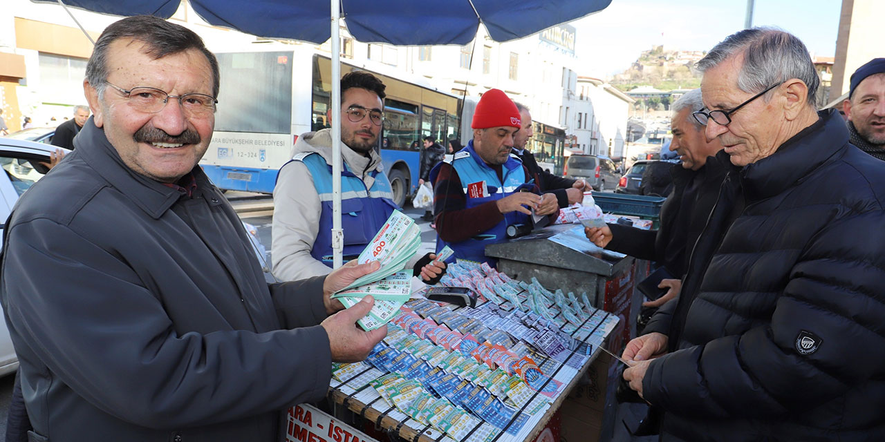 Ankara Şans Oyunları ve Milli Piyango Bayileri Esnaf Odası Başkanı Hüseyin Poyraz: Yılbaşı biletleri tükenmek üzere