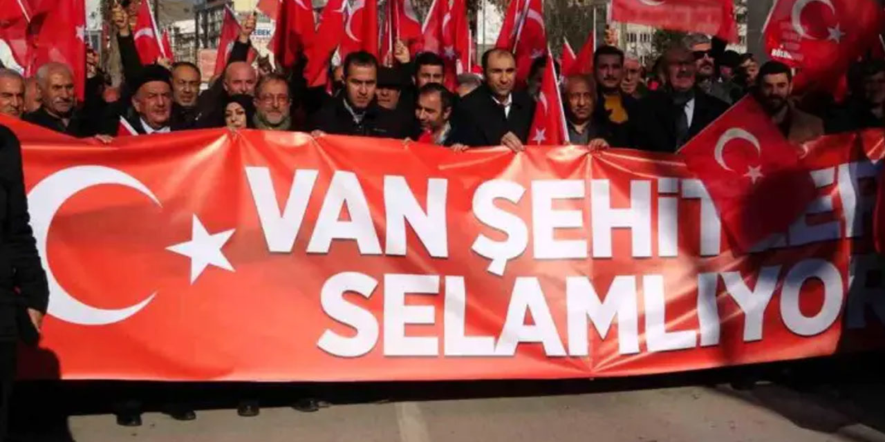 Van'da 12 şehit için yürüdüler!