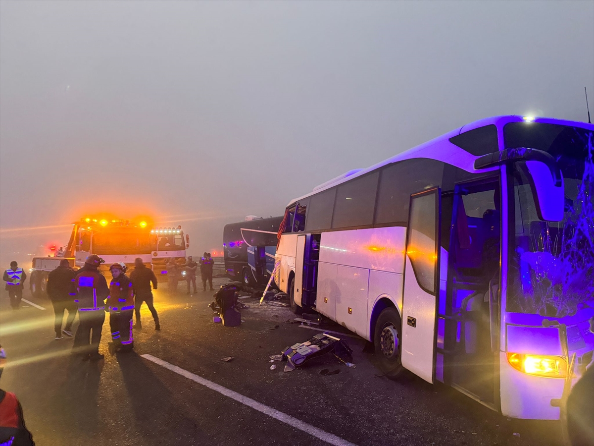 Kuzey Marmara Otoyolu'nda büyük kaza: 10 ölü 59 yaralı