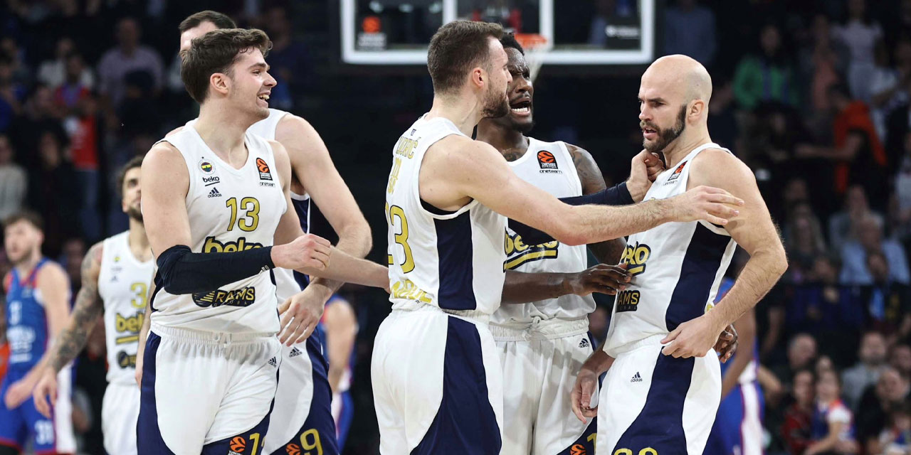 Avrupa’da Türk derbisini Fenerbahçe Beko kazandı: Anadolu Efes 84-89 Fenerbahçe Beko