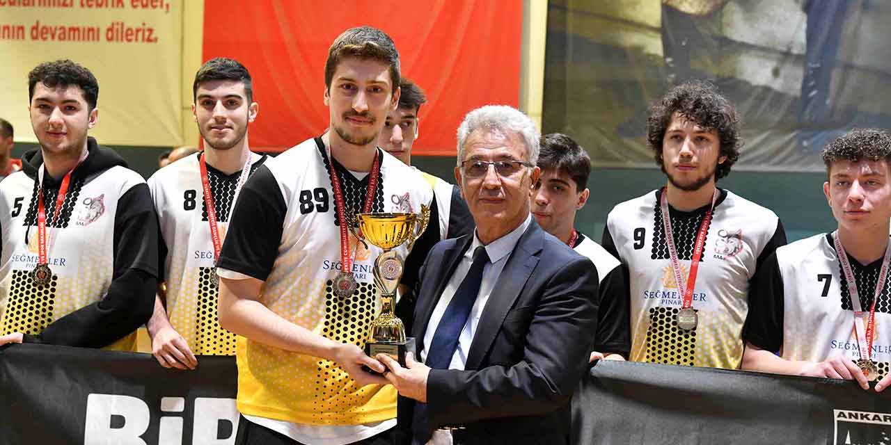 EGO Spor, Ankara Büyük Erkekler Basketbol Ligi Şampiyonluk Kupasını kaldırdı