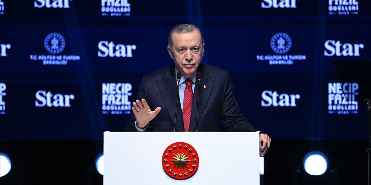 Cumhurbaşkanı Erdoğan'dan Ayasofya Camii çıkışı| “80 yıllık hasretin ardından zincirleri hep beraber kıldık”