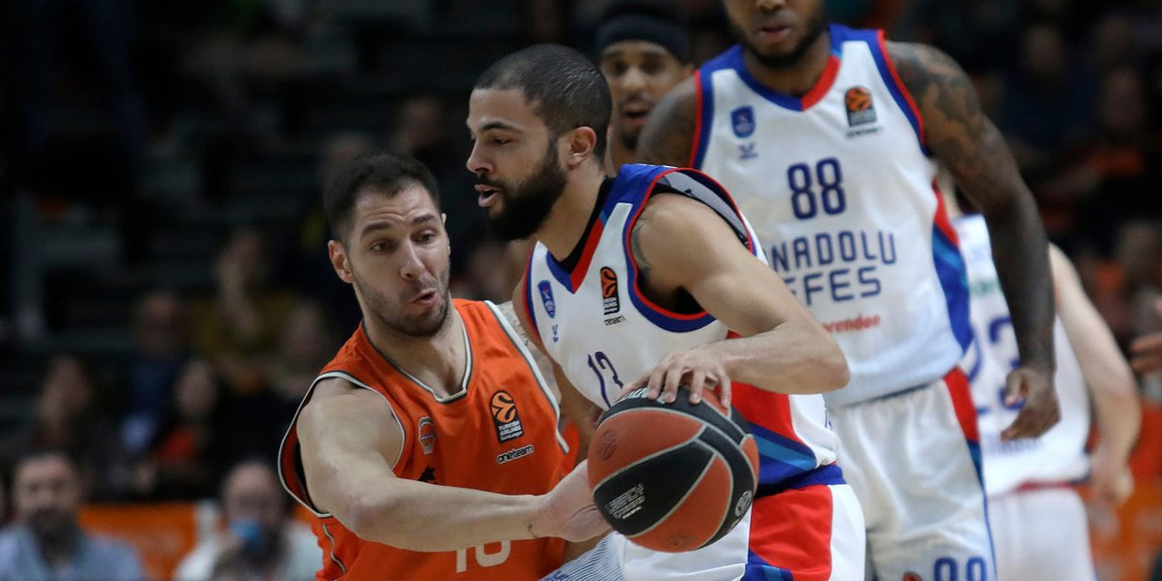 Anadolu Efes, THY Euroleague’de Play- off bölgesinden uzaklaşıyor | Valencia 93- 88 Anadolu Efes