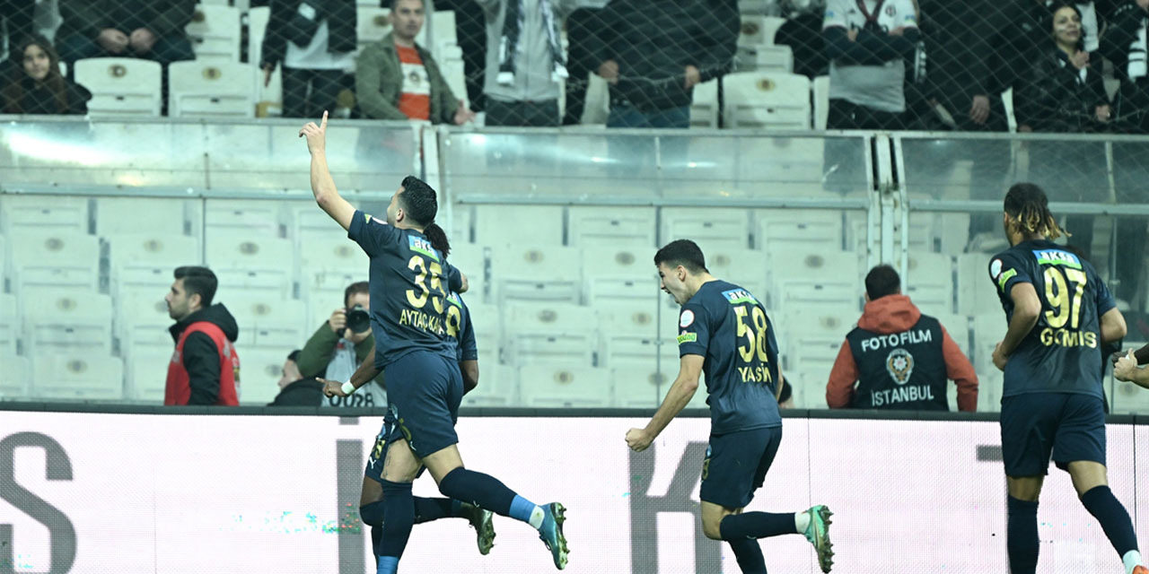 Beşiktaş evinde mağlubiyete abone: Beşiktaş 1-3 Kasımpaşa