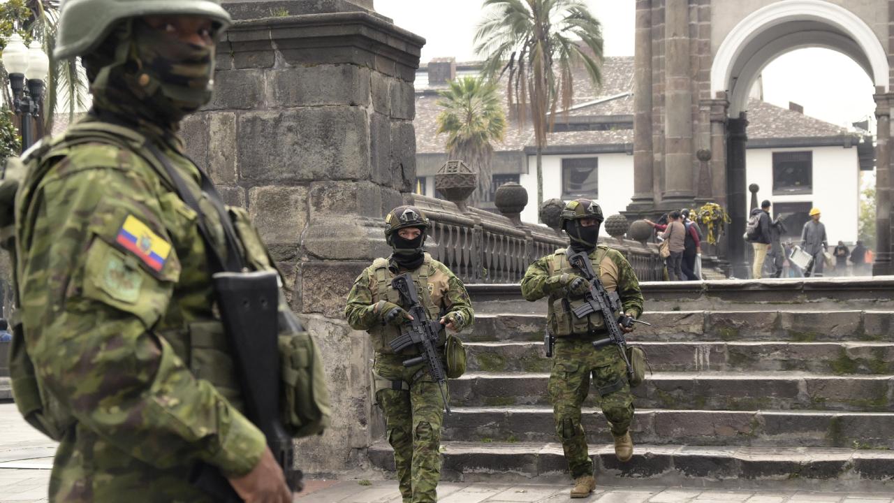 Ekvador'da kriz tırmanmaya devam ediyor