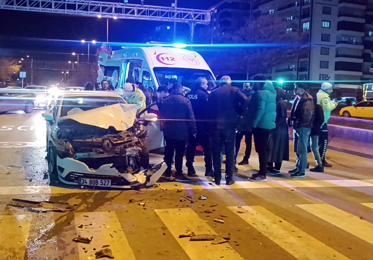 Kırıkkale'de zincirleme kaza: 4 yaralı