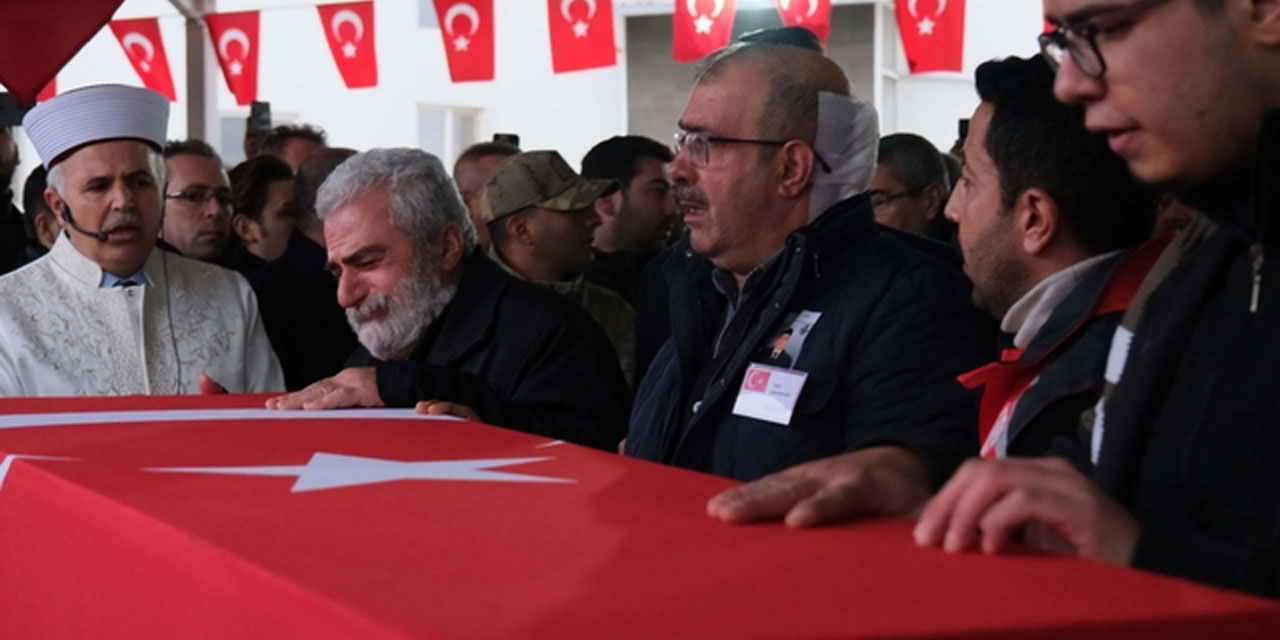 Şehit Hakan Gün, Gaziantep'te;  Şehit Müslüm Özdemir, Kahramanmaraş'ta son yolculuğuna uğurlandı