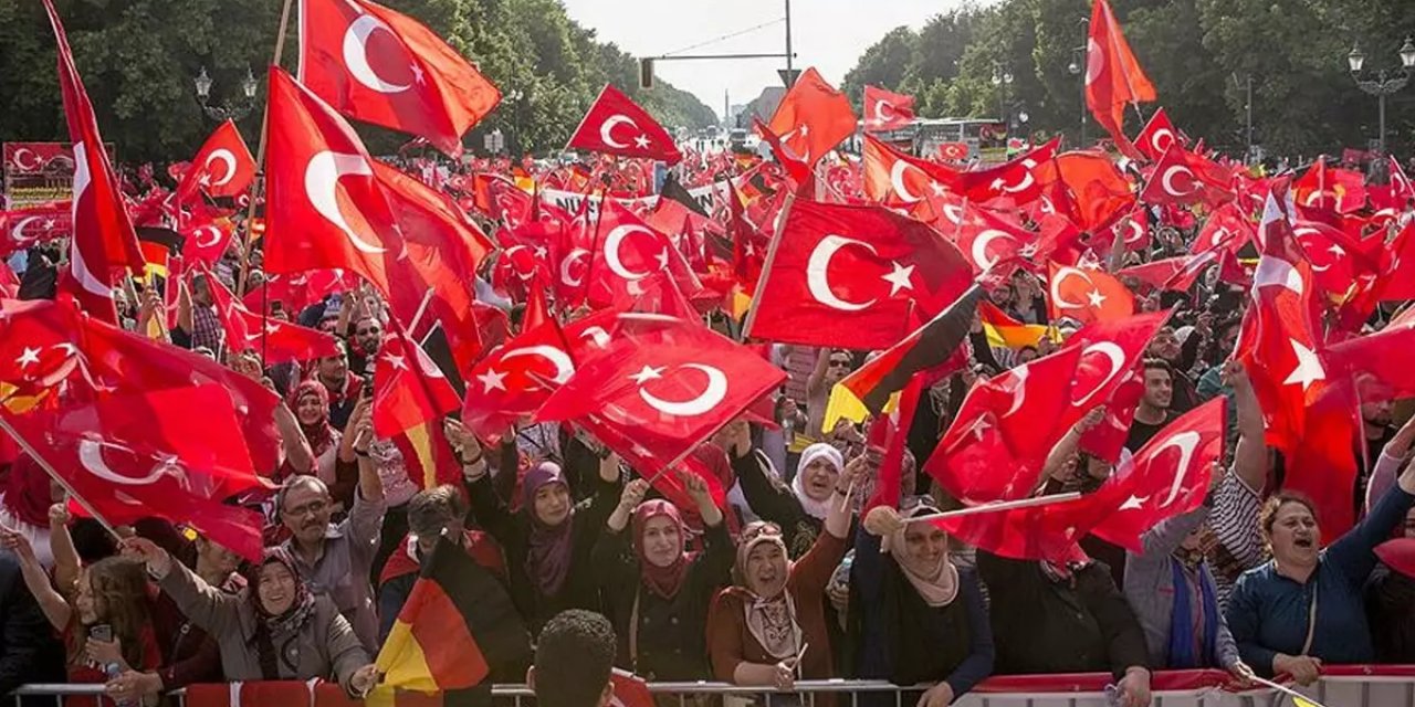 Almanya'daki Türkler DAVA ile temsil edilecek